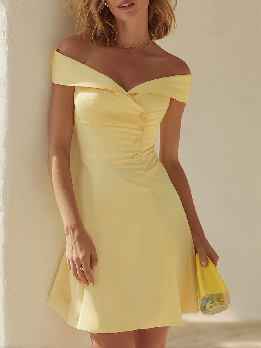 Robe mini asymétrique à épaules dénudées et fermeture à l'avant
